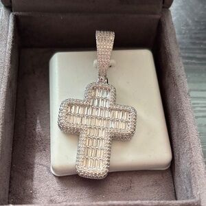 Elegant Silver Cross Pendant Necklace